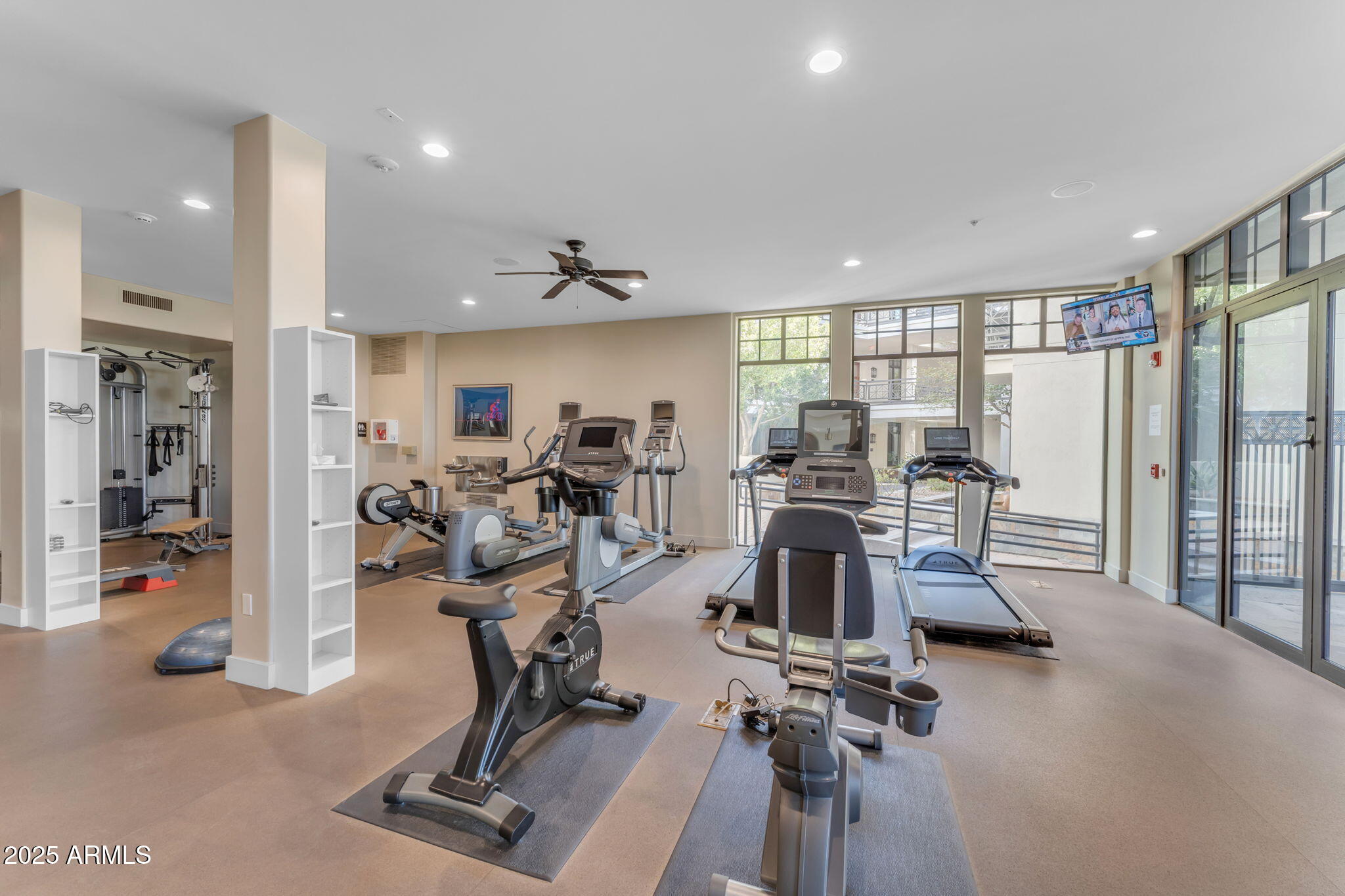 8 E BILTMORE Estate, 117