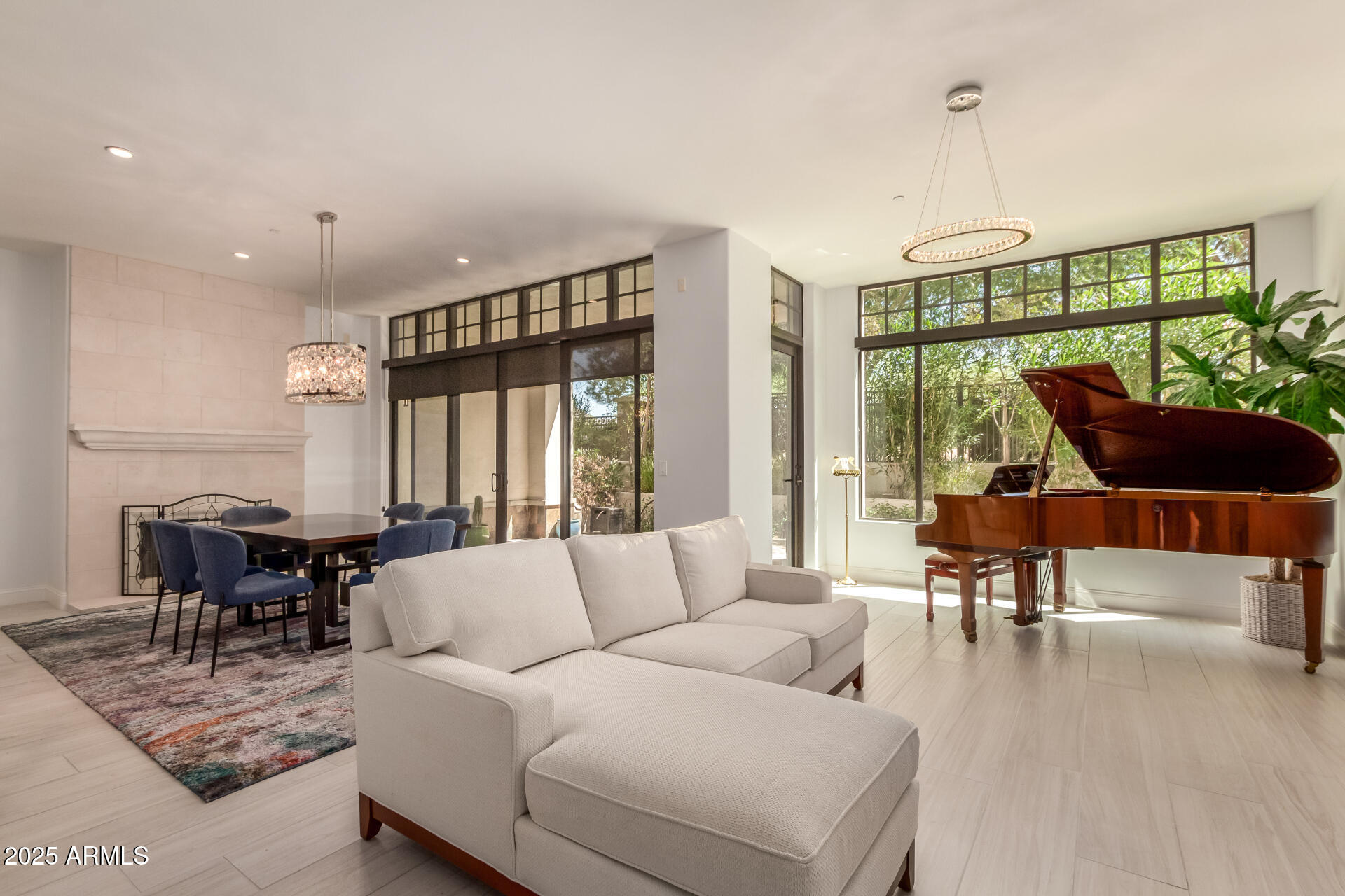 8 E BILTMORE Estate, 117