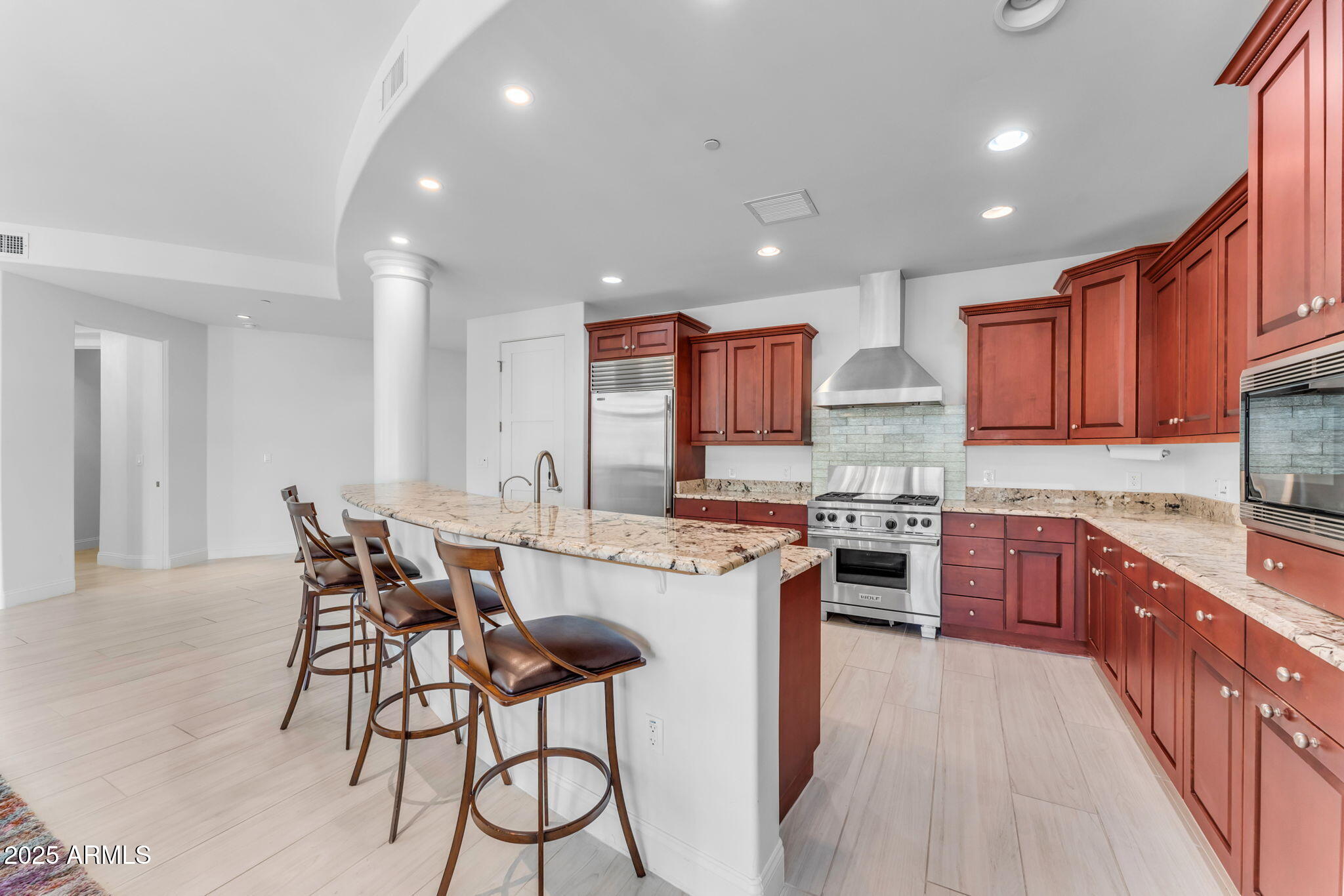 8 E BILTMORE Estate, 117