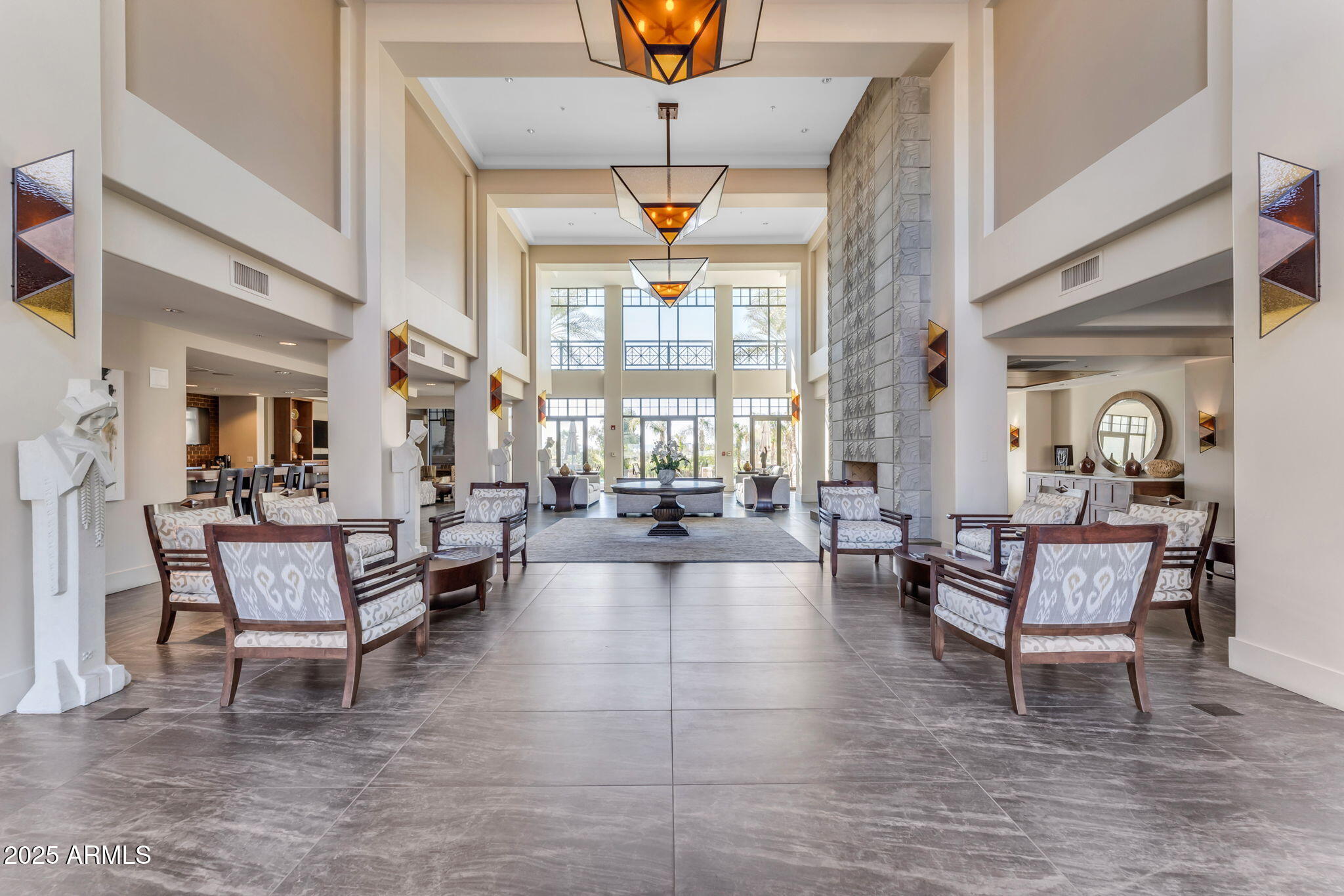 8 E BILTMORE Estate, 117