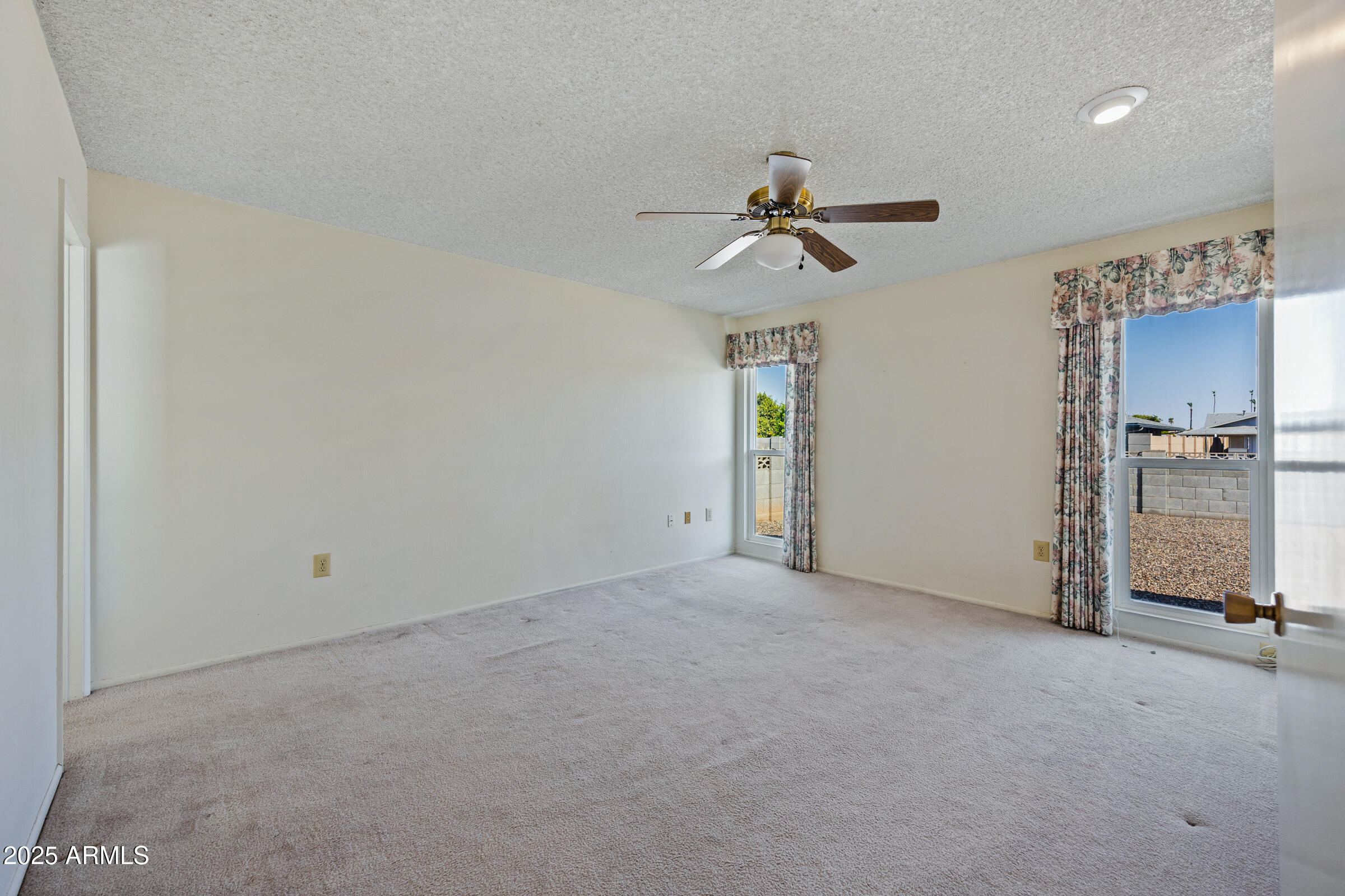 11041 W PLEASANT VALLEY Road
