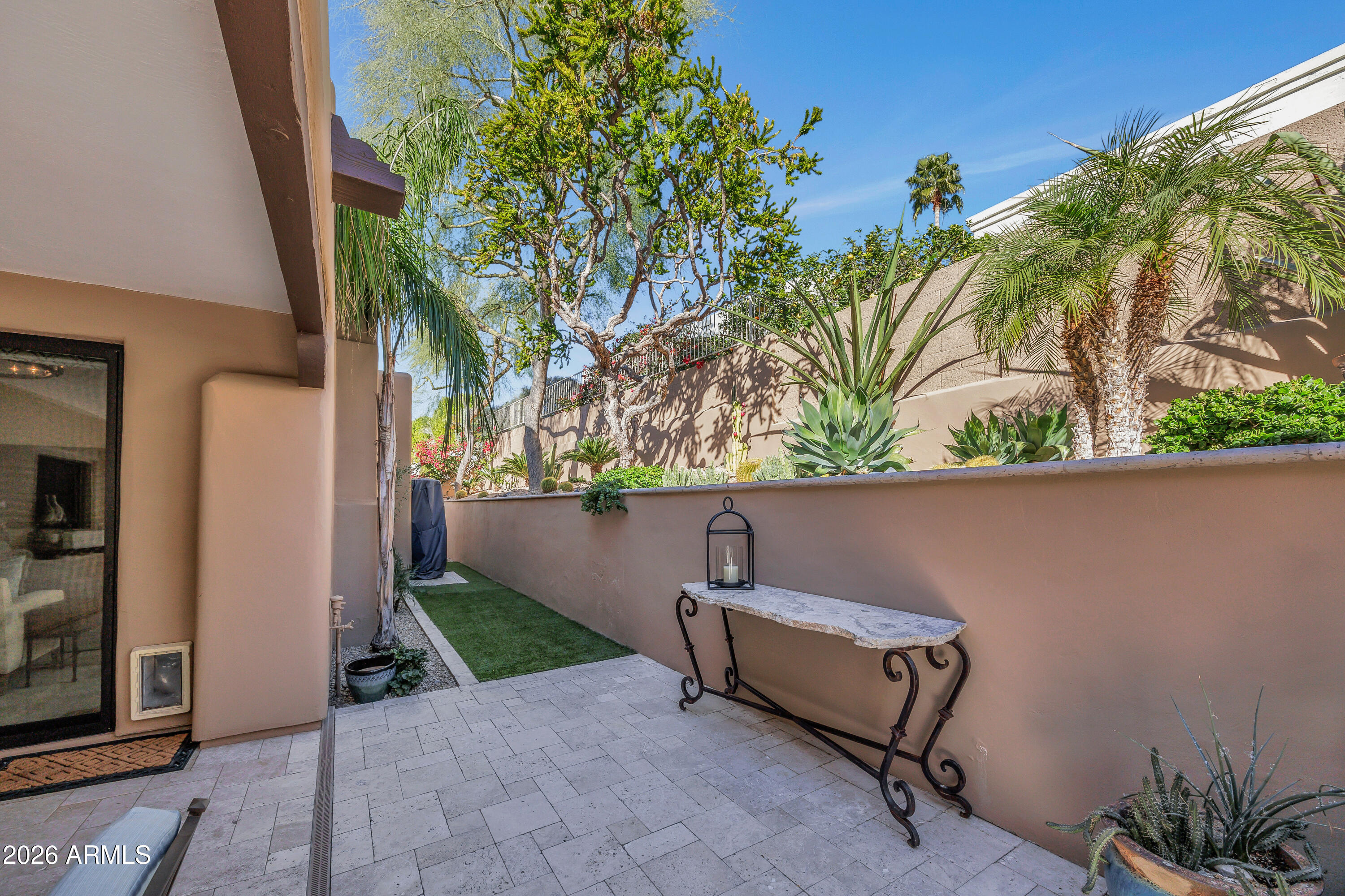 3118 E MARYLAND Avenue