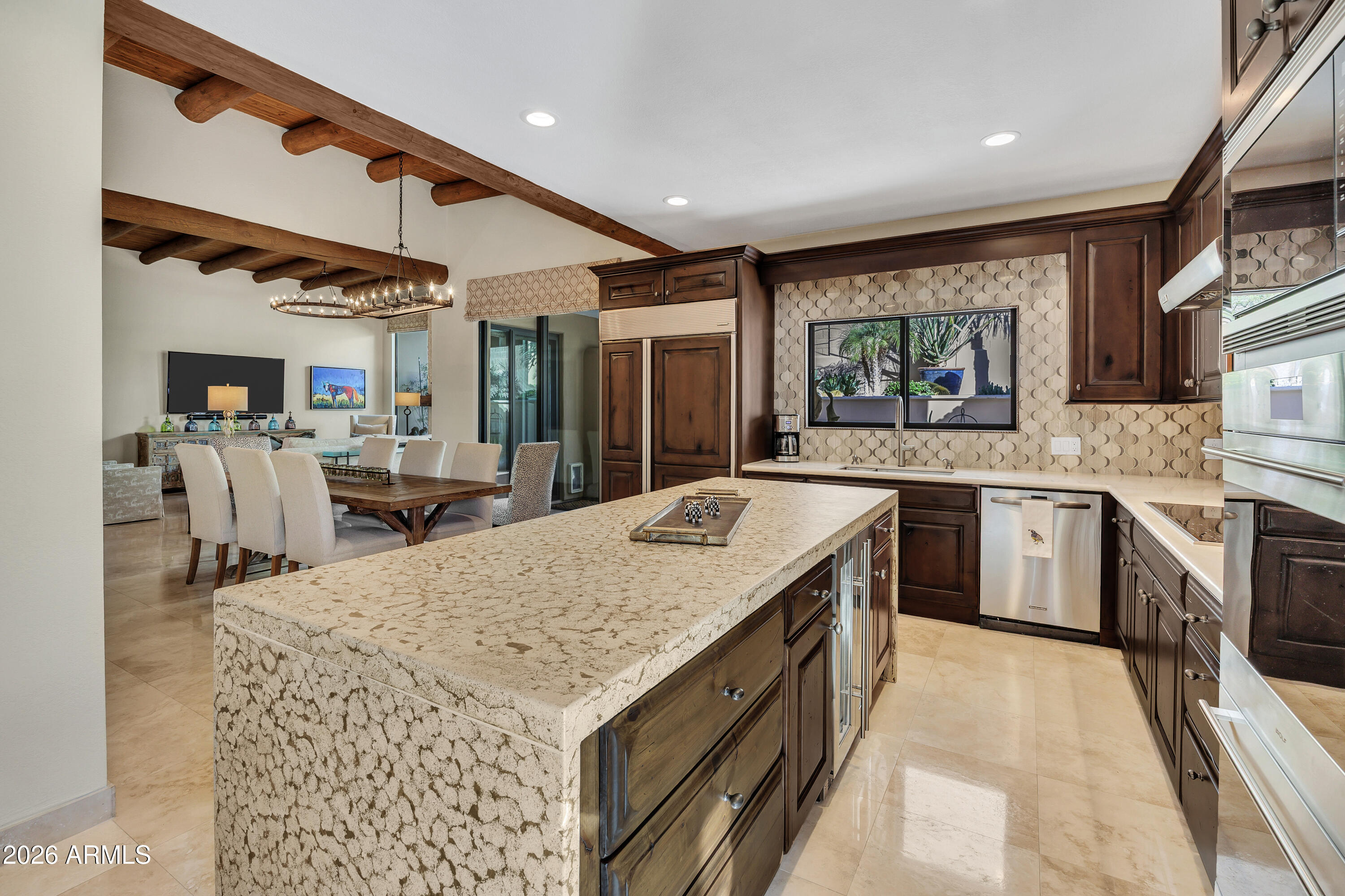 3118 E MARYLAND Avenue