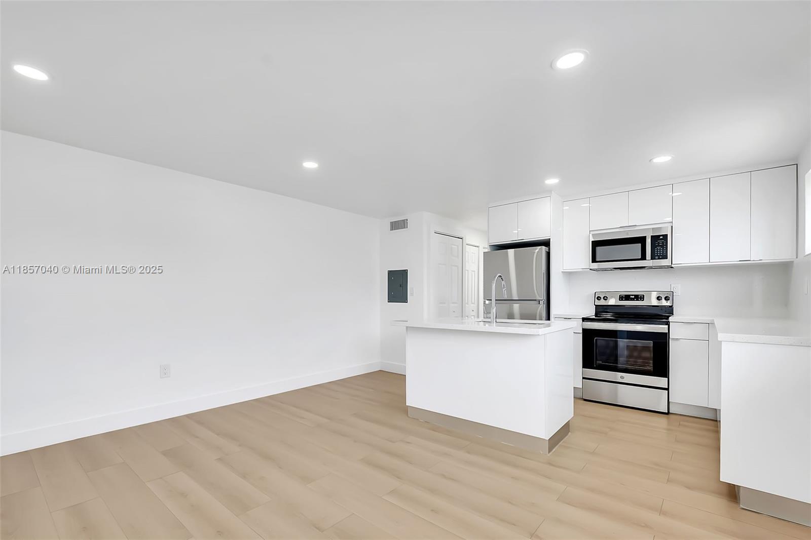 1632 NW 16th Ter # 3