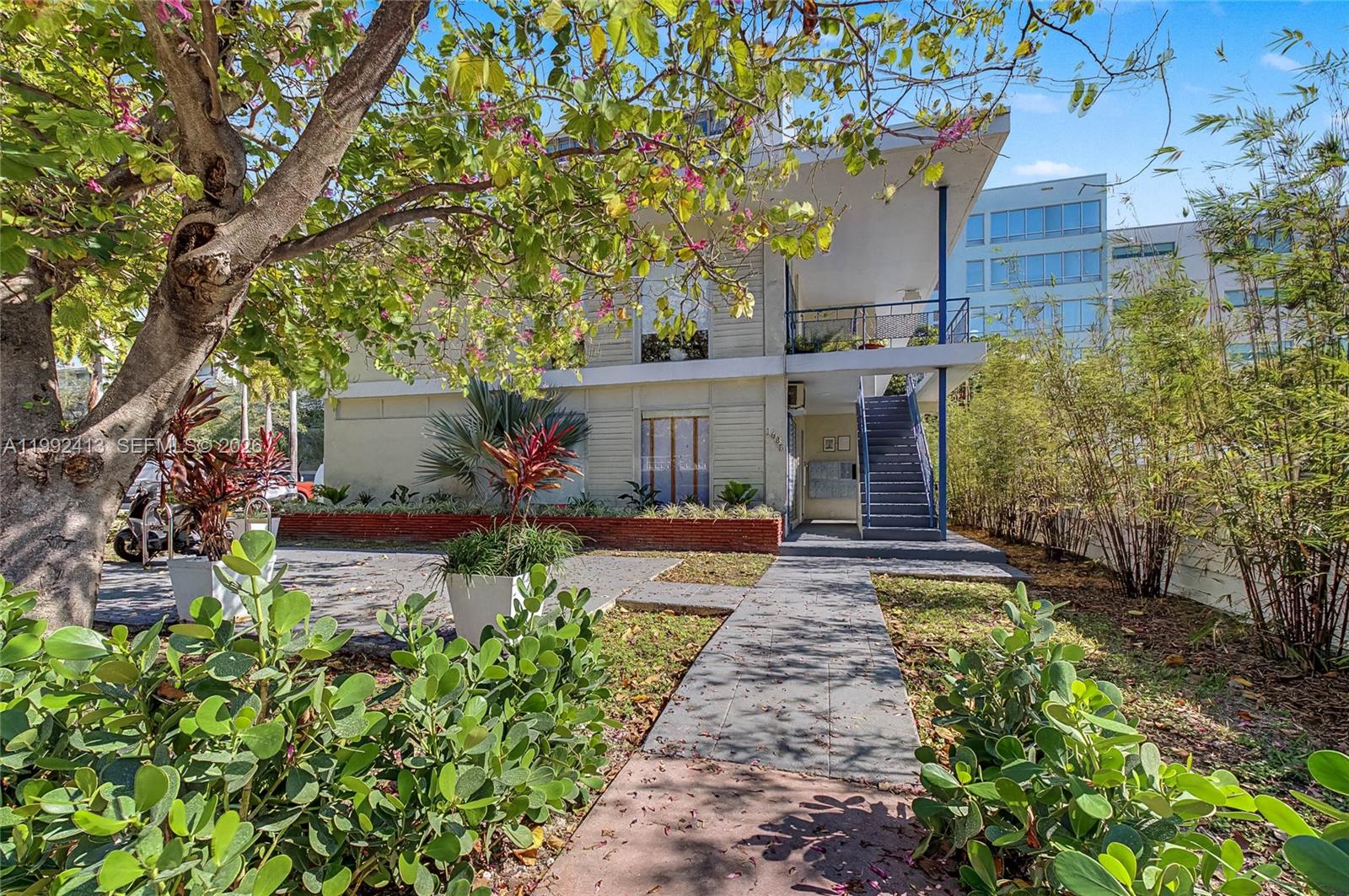 1685 Jefferson Ave # 17