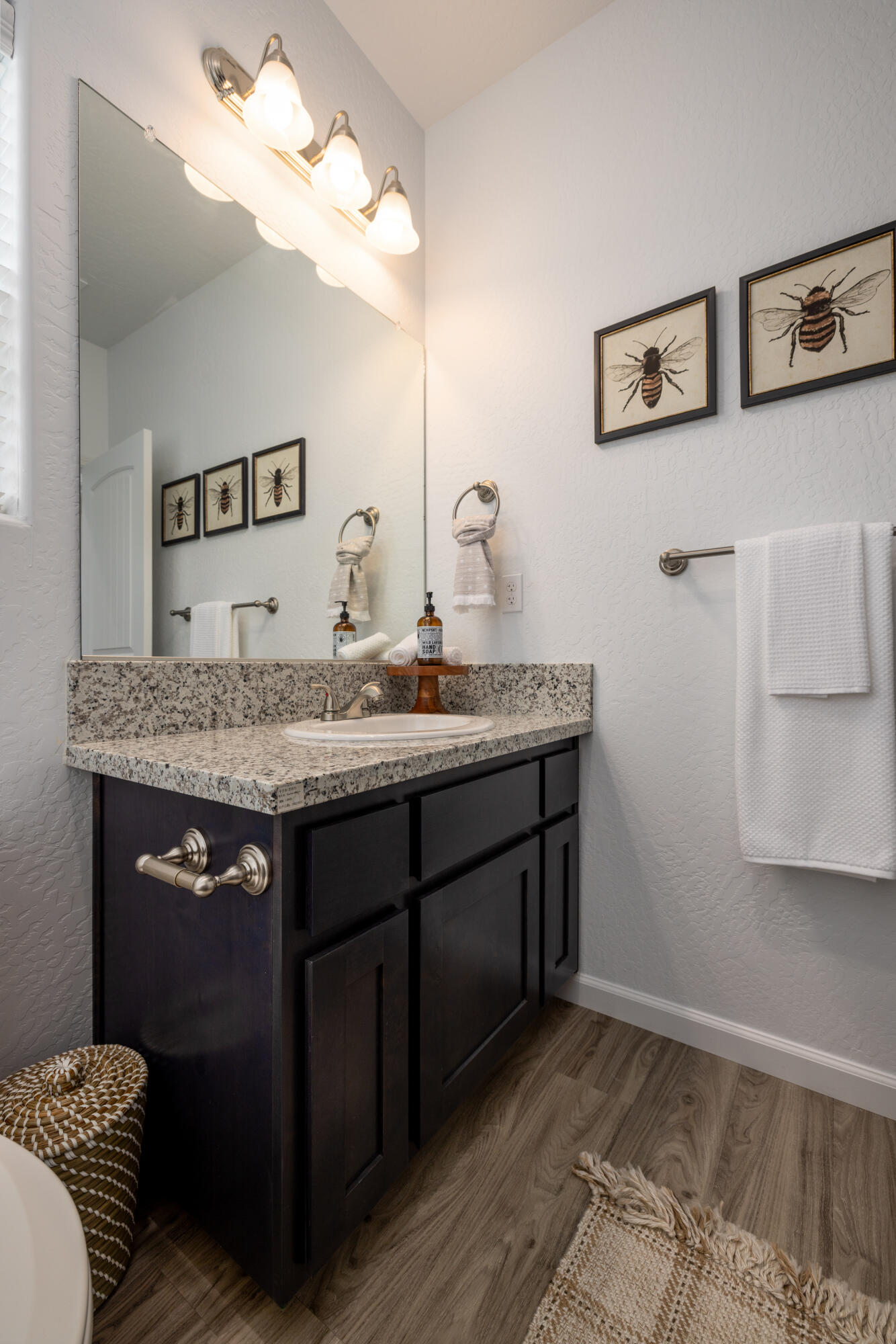 7310 Woodbine Avenue, 15 15