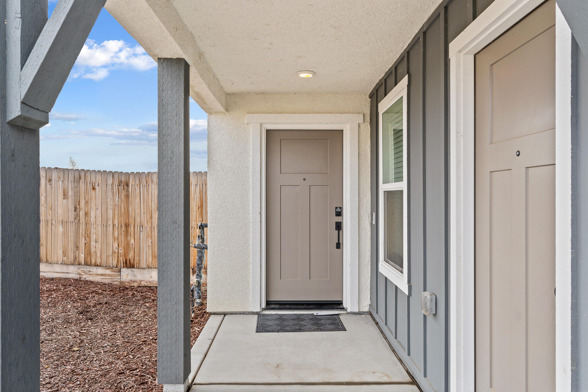 1109 E Elkhorn Avenue