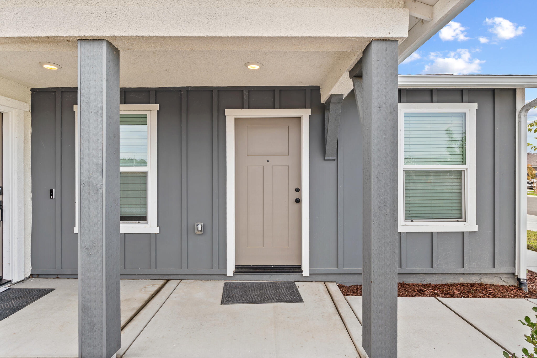 1109 E Elkhorn Avenue