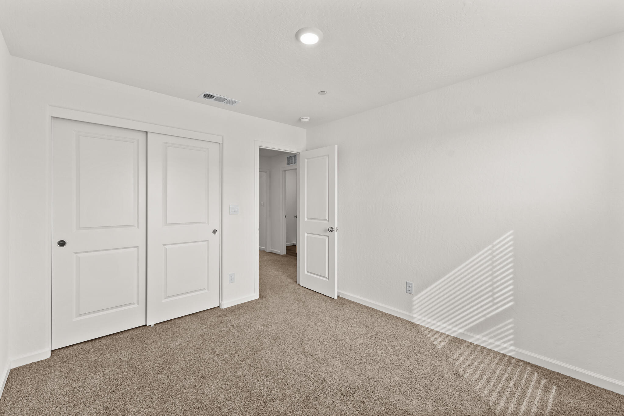 1109 E Elkhorn Avenue
