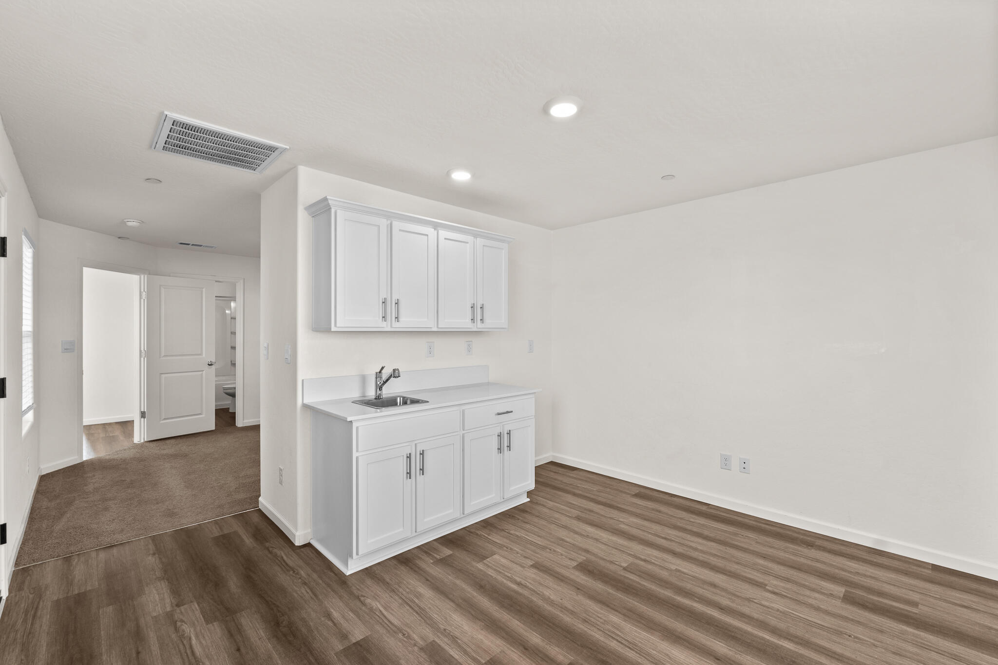 1109 E Elkhorn Avenue