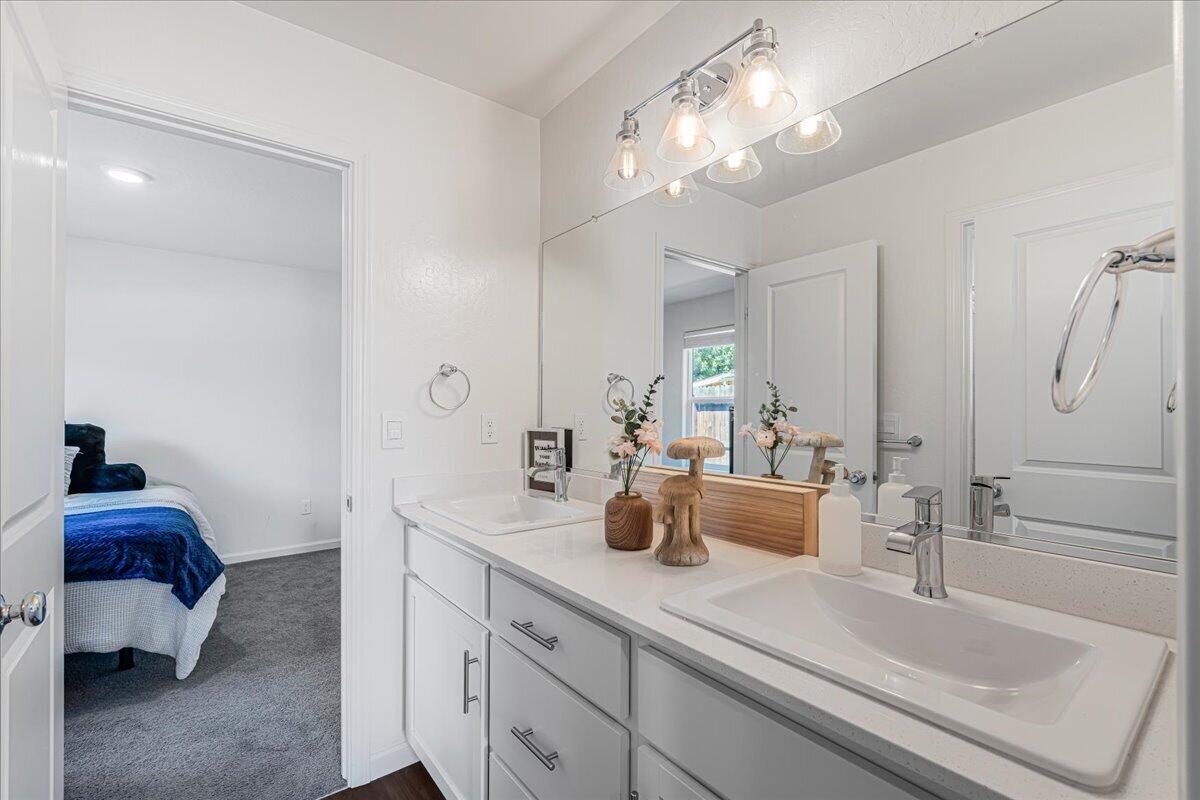 2428 Wolf Creek Place