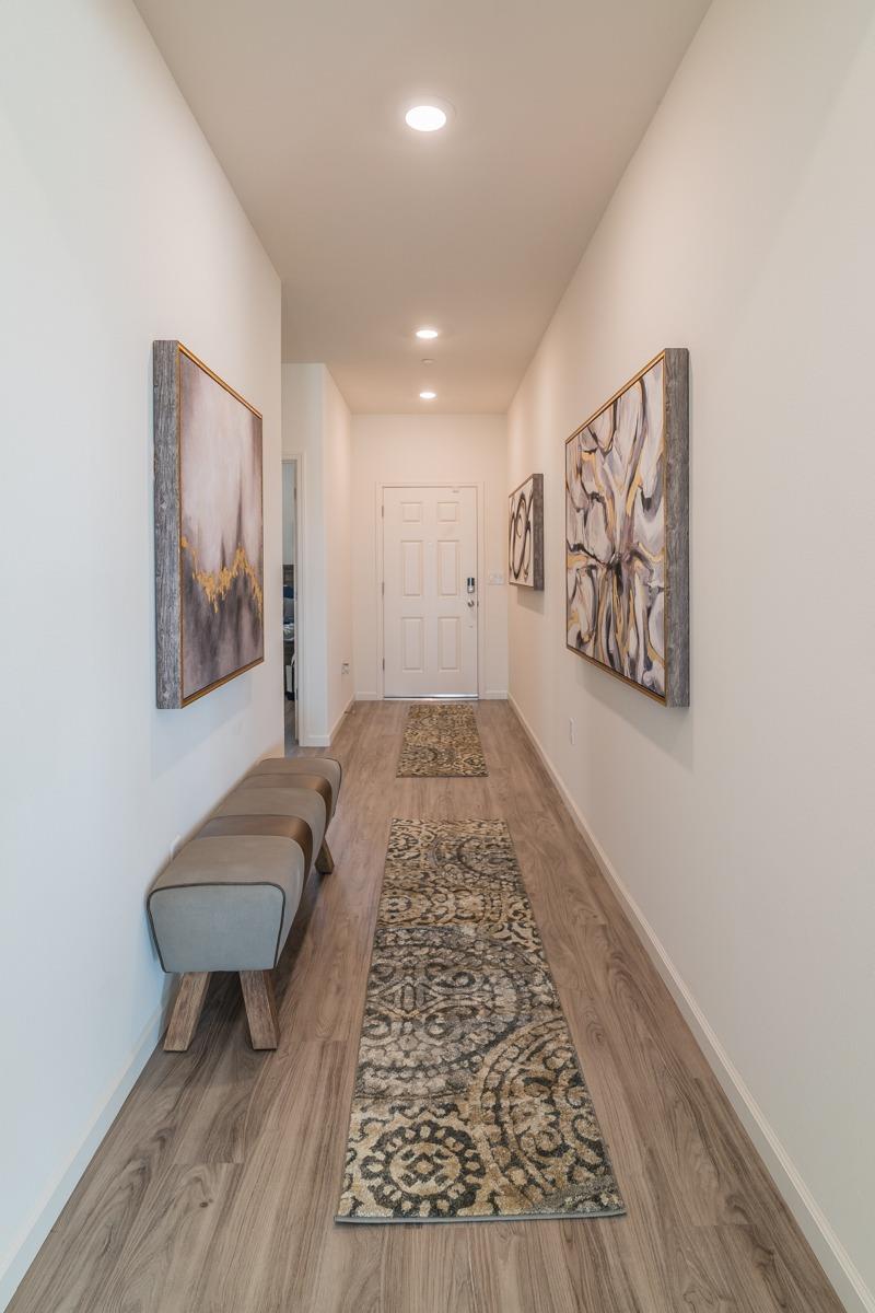 1108 E Kern