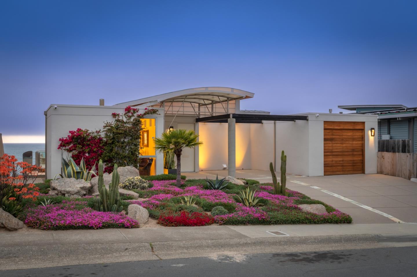 143 Seafoam AVE