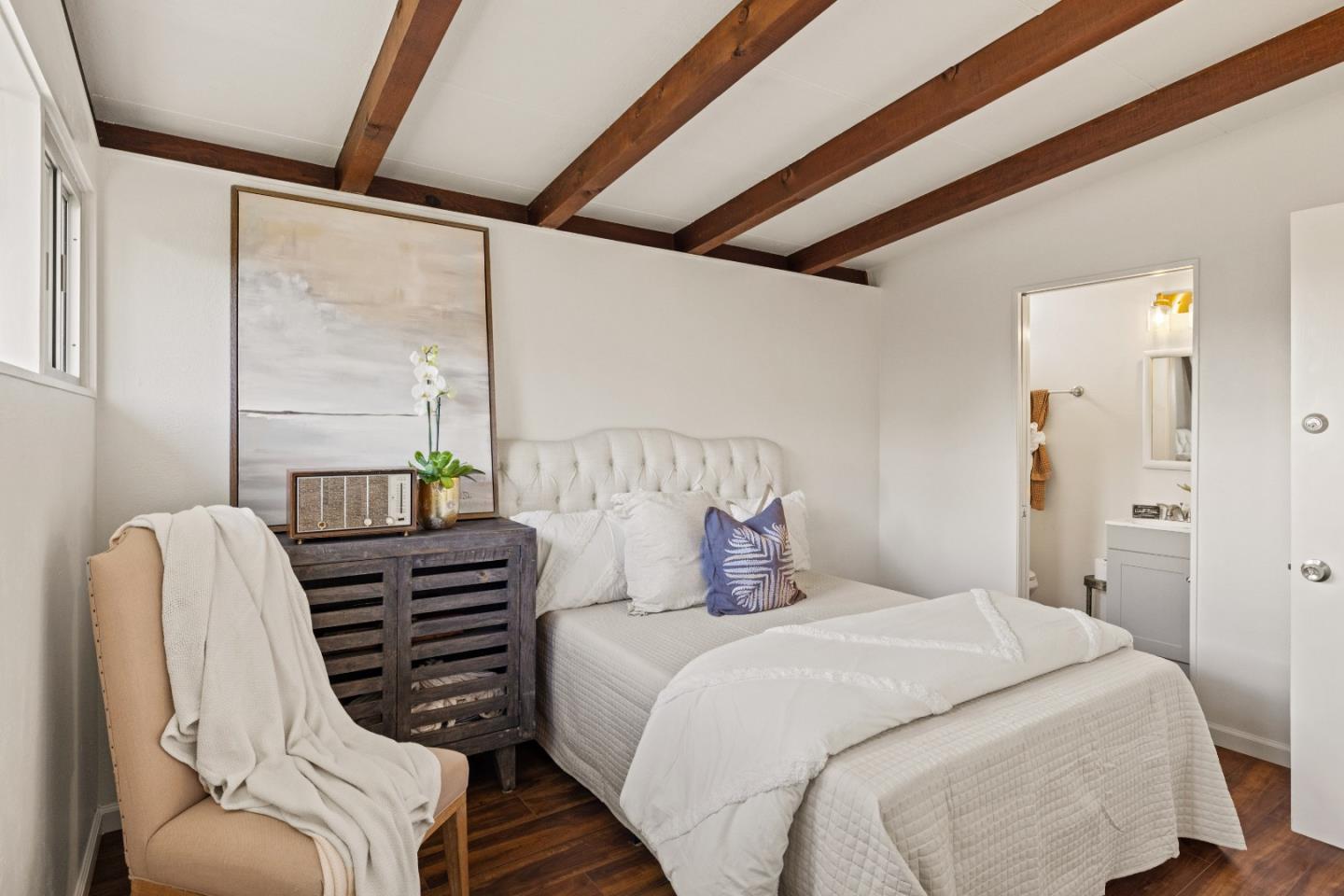 830 Avalon PL