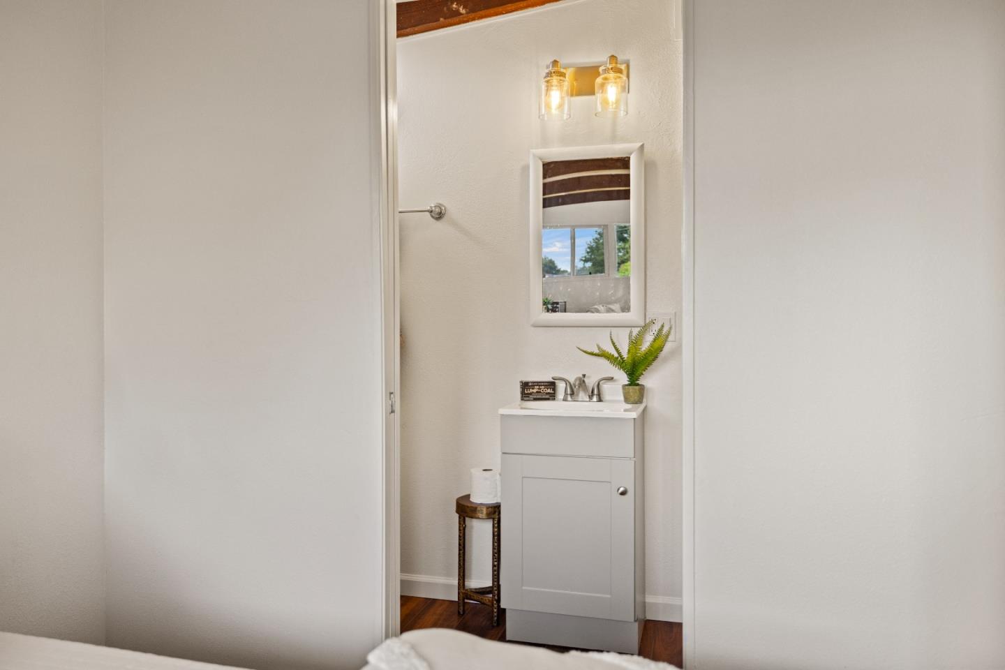 830 Avalon PL