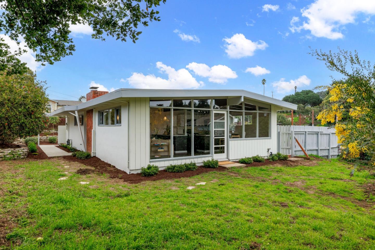 830 Avalon PL