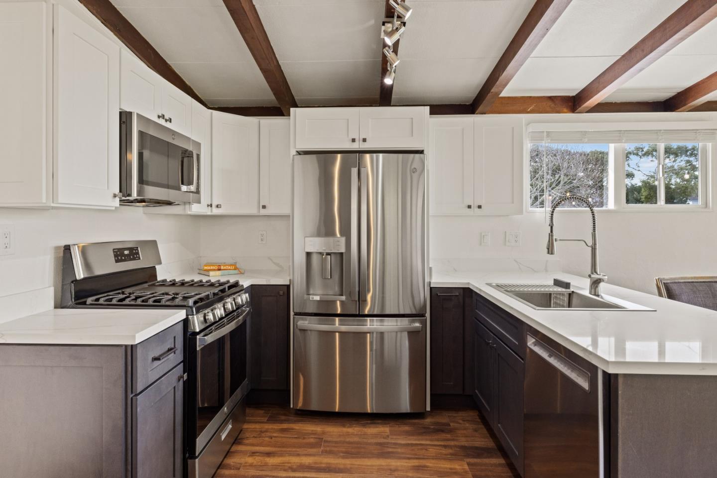 830 Avalon PL