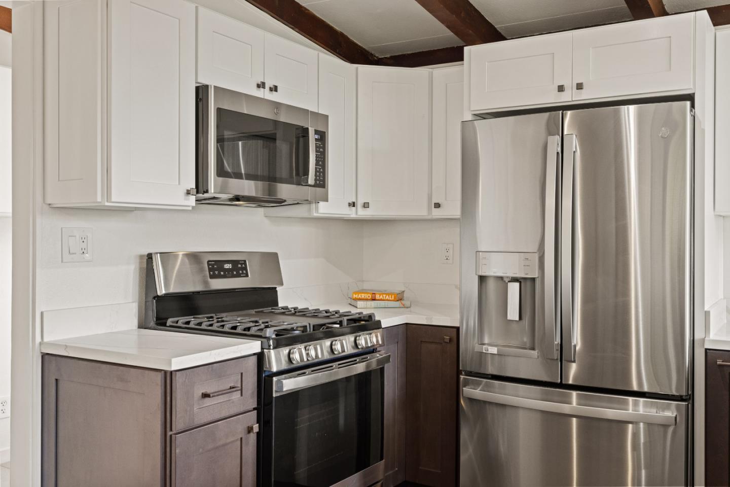 830 Avalon PL