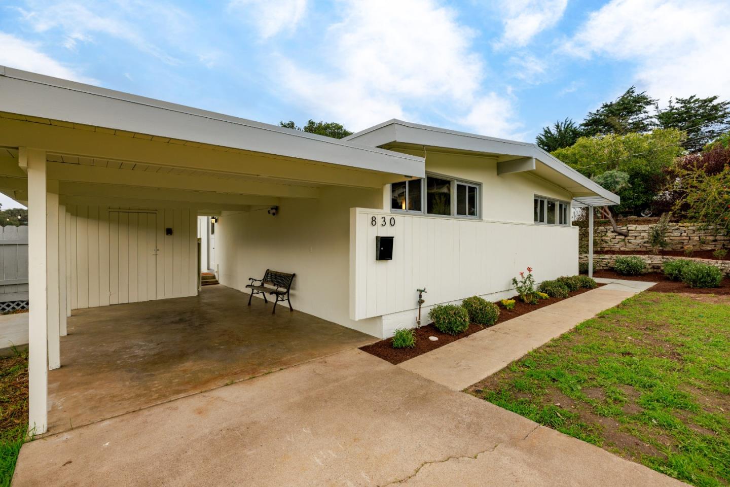 830 Avalon PL