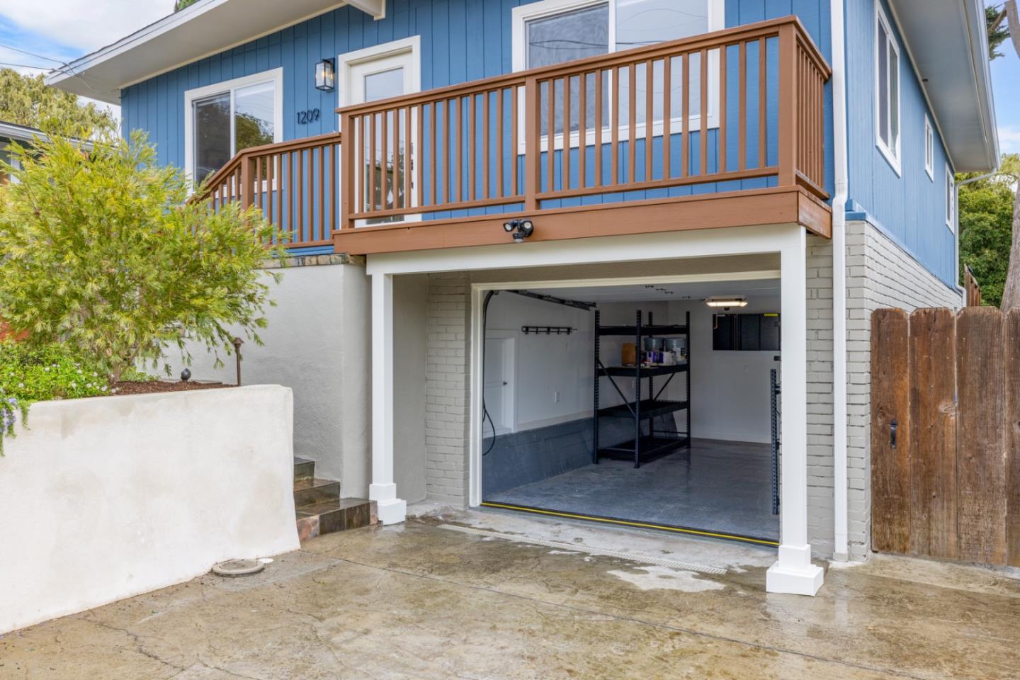 1209 Shafter AVE