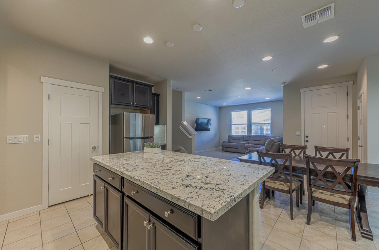 16526 Alexander LN