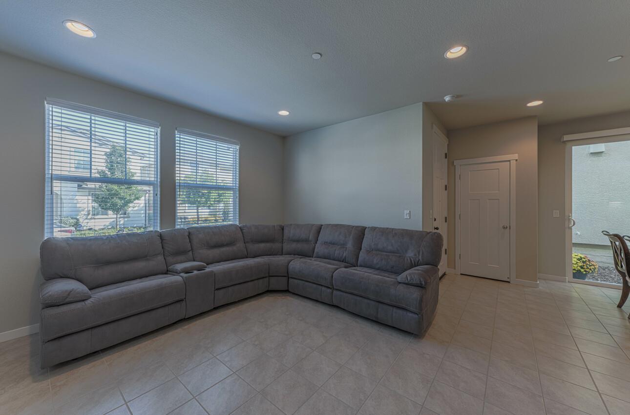 16526 Alexander LN