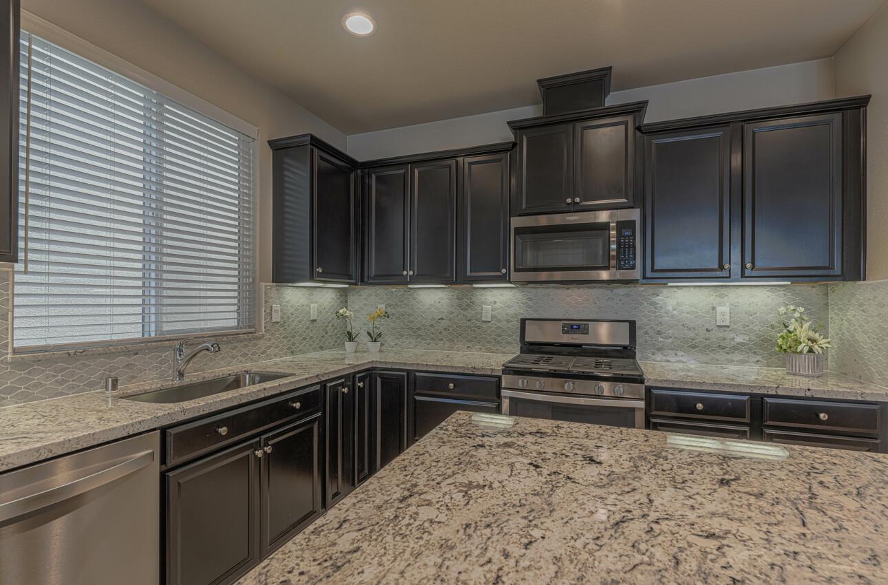 16526 Alexander LN