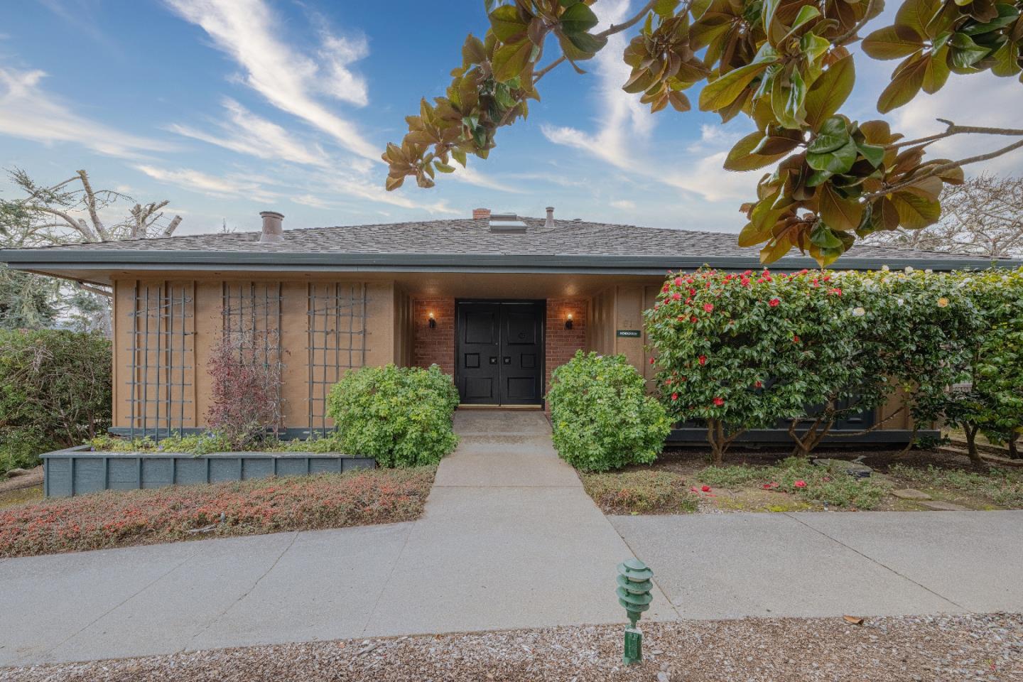 61 Del Mesa Carmel