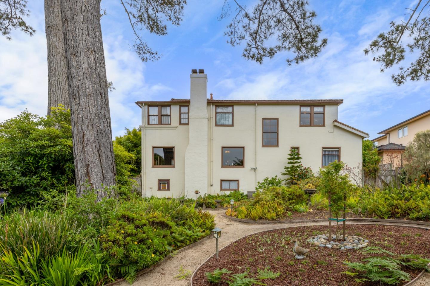 944 Bayview AVE