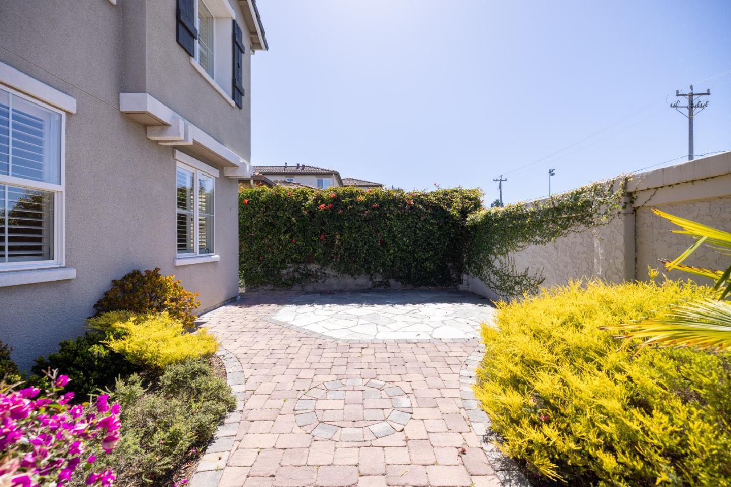 4890 Peninsula Point Drive