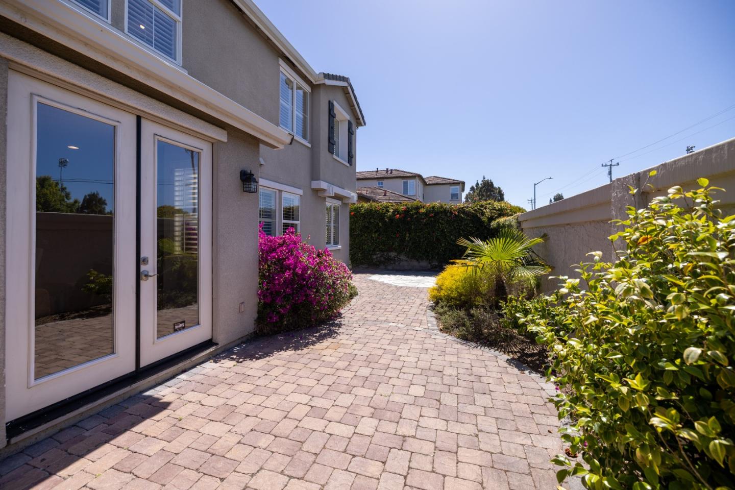 4890 Peninsula Point Drive