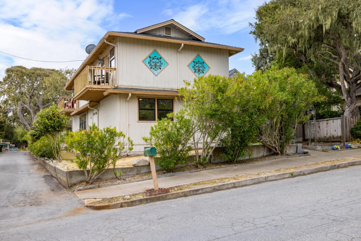 917 Fountain AVE