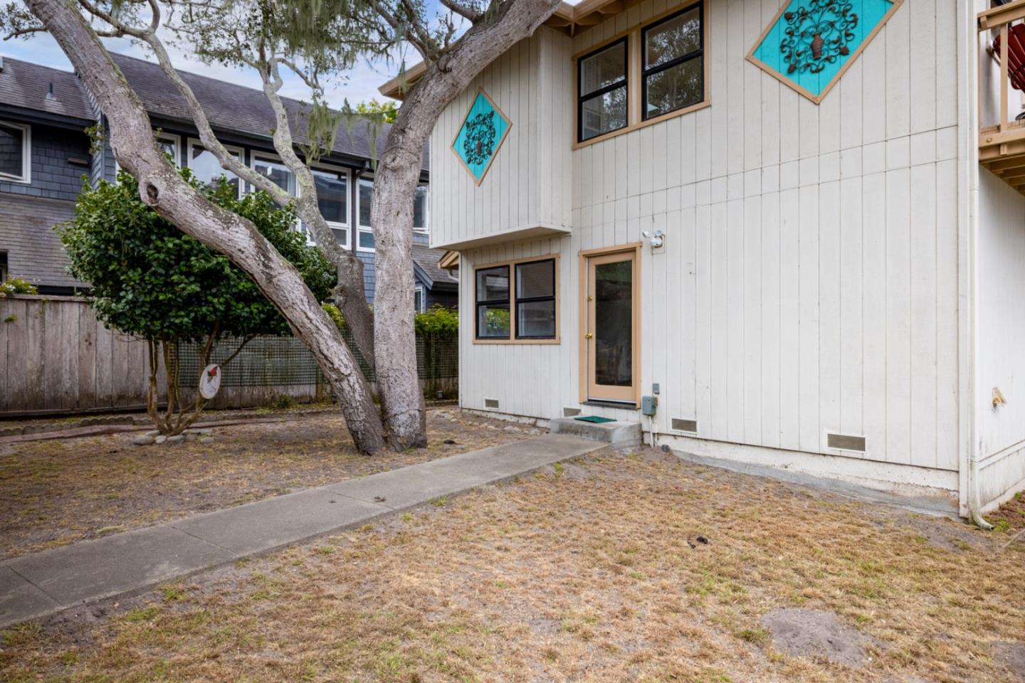 917 Fountain AVE