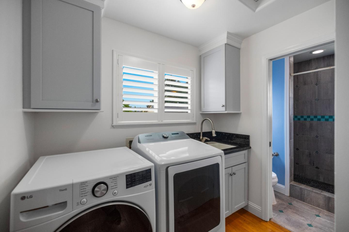 537 Larkin ST