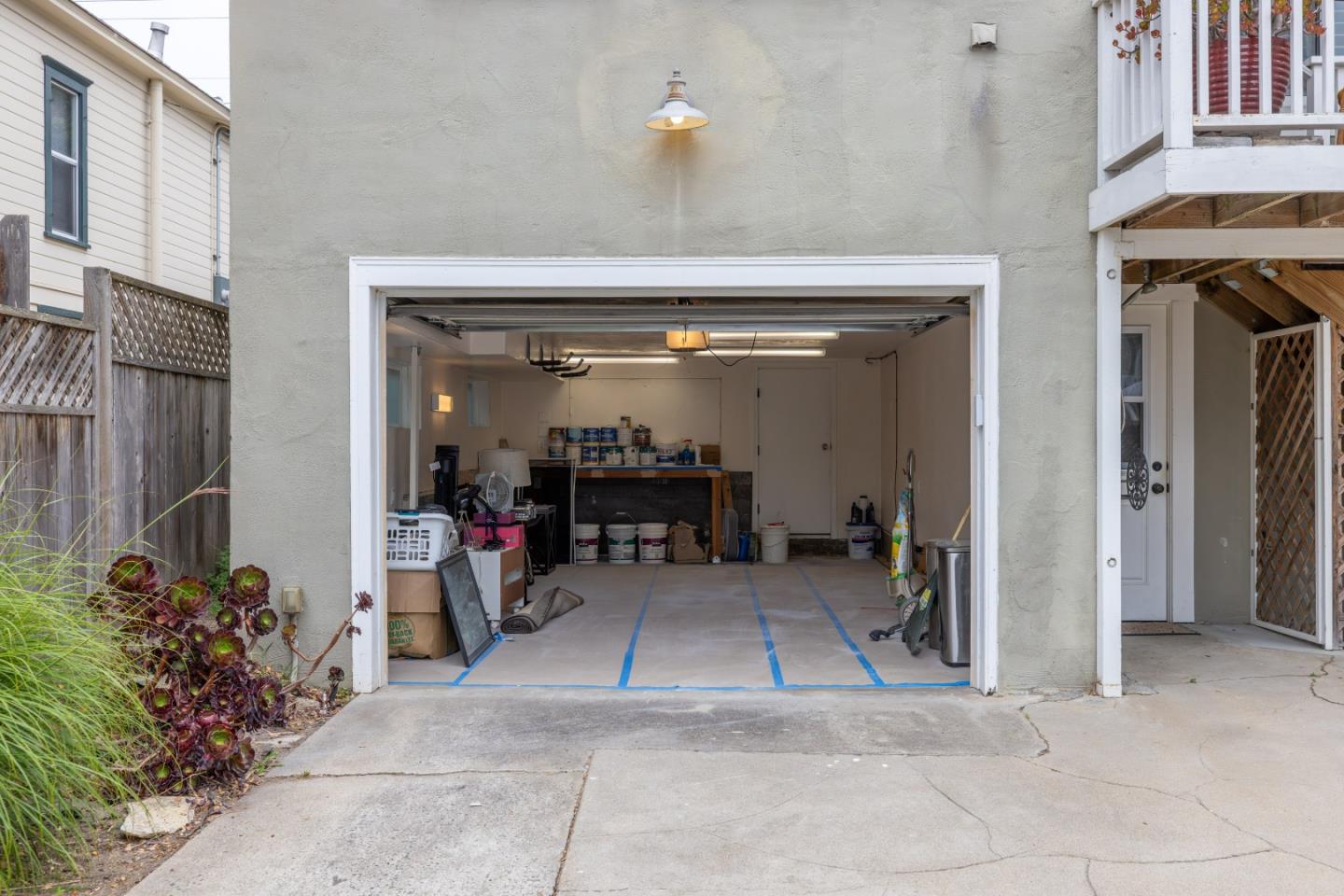 537 Larkin ST