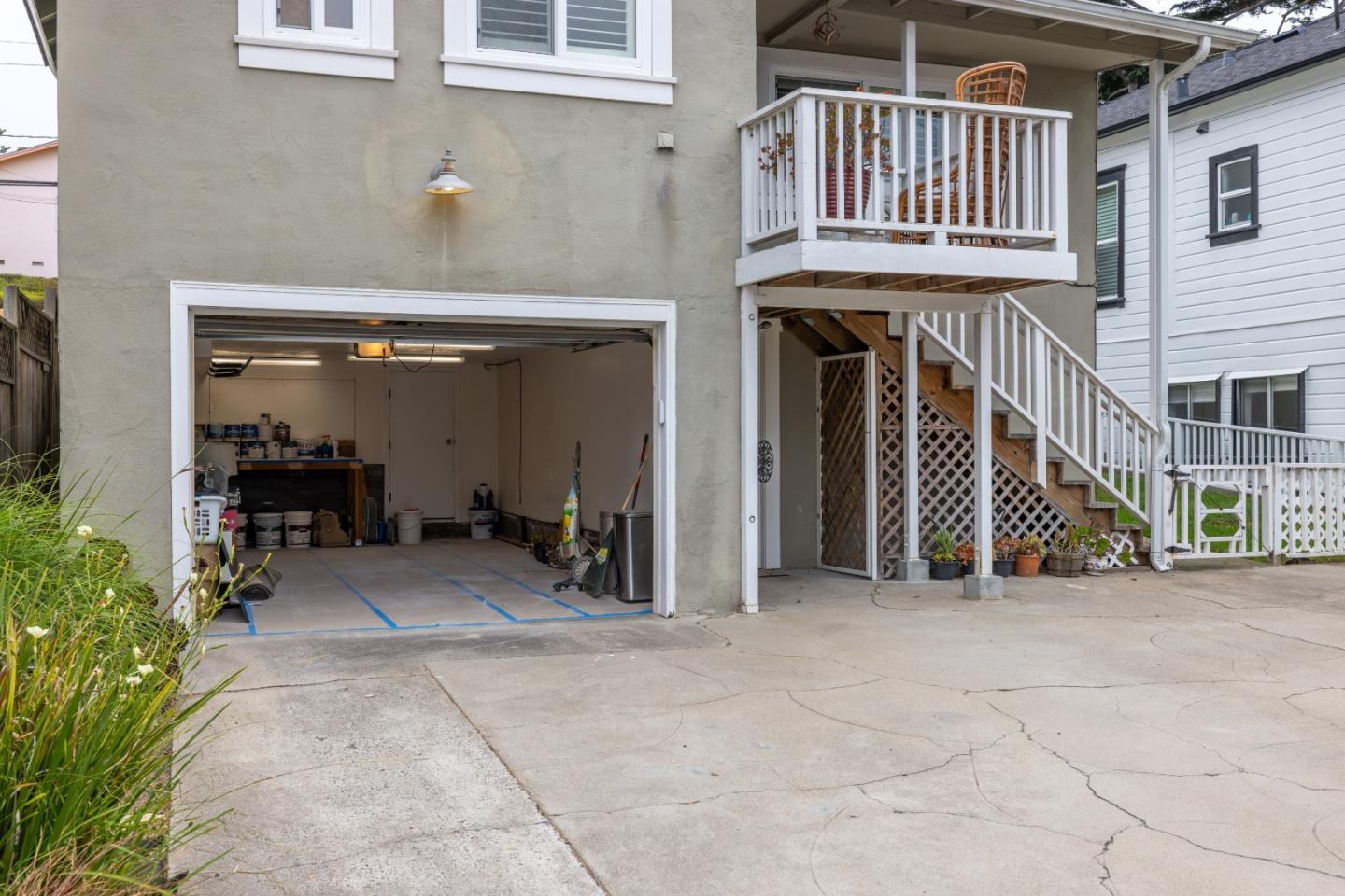 537 Larkin ST