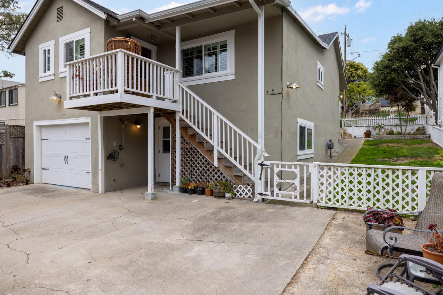 537 Larkin ST