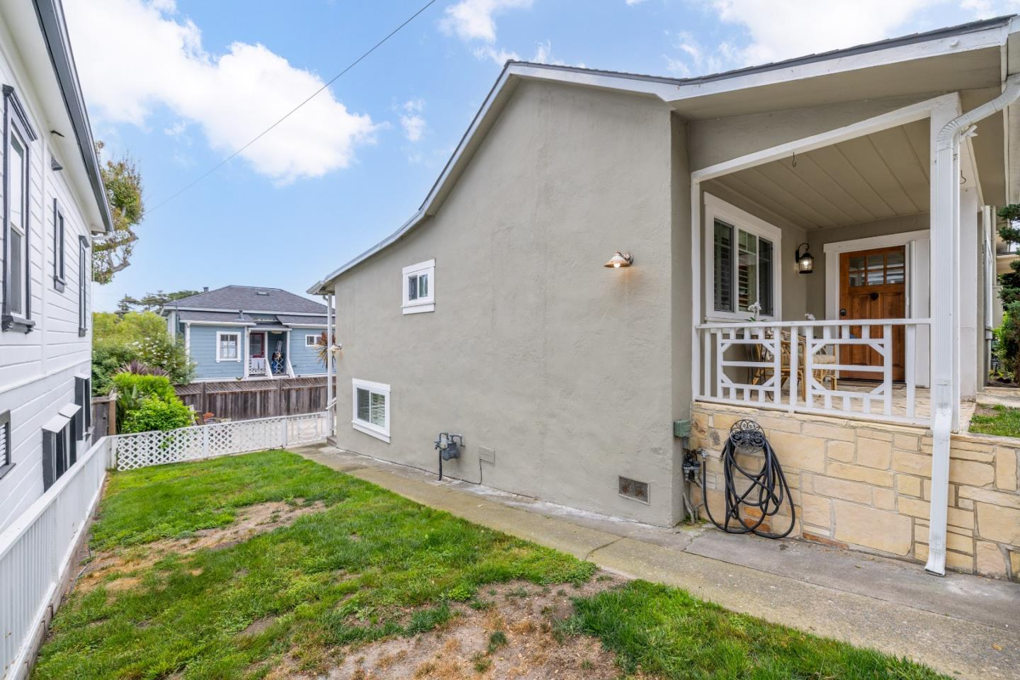 537 Larkin ST
