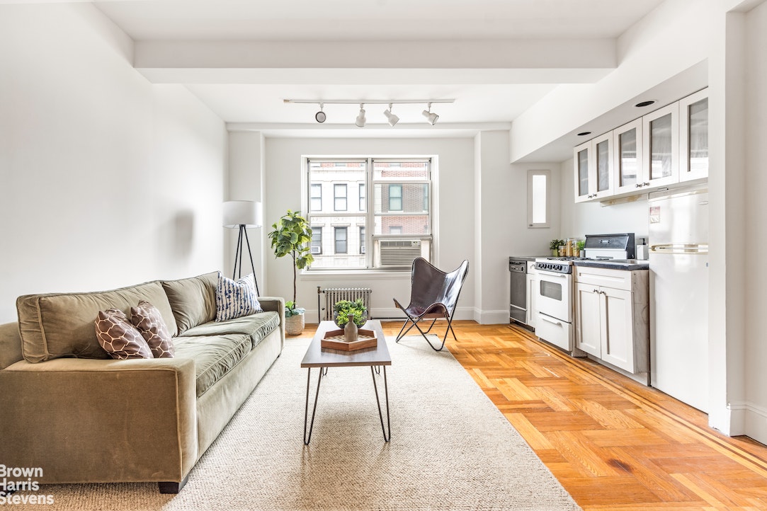 410 CENTRAL Park W 15C