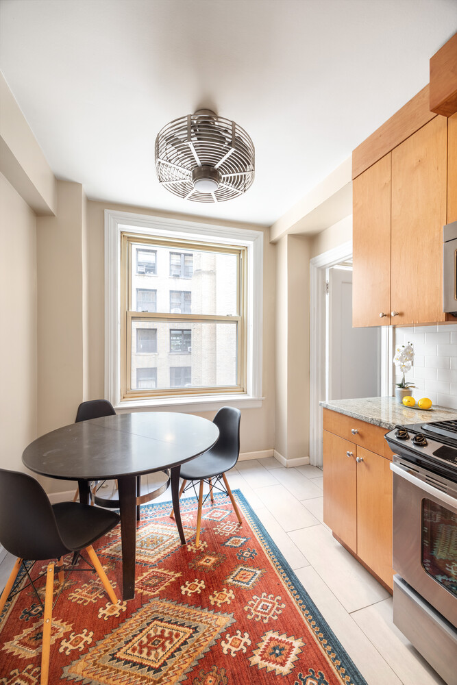 390 RIVERSIDE Drive 4D