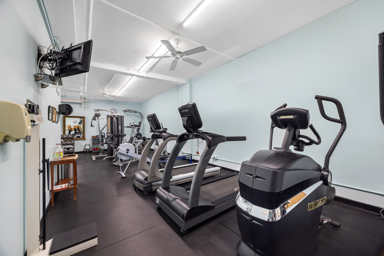 390 RIVERSIDE Drive 4D