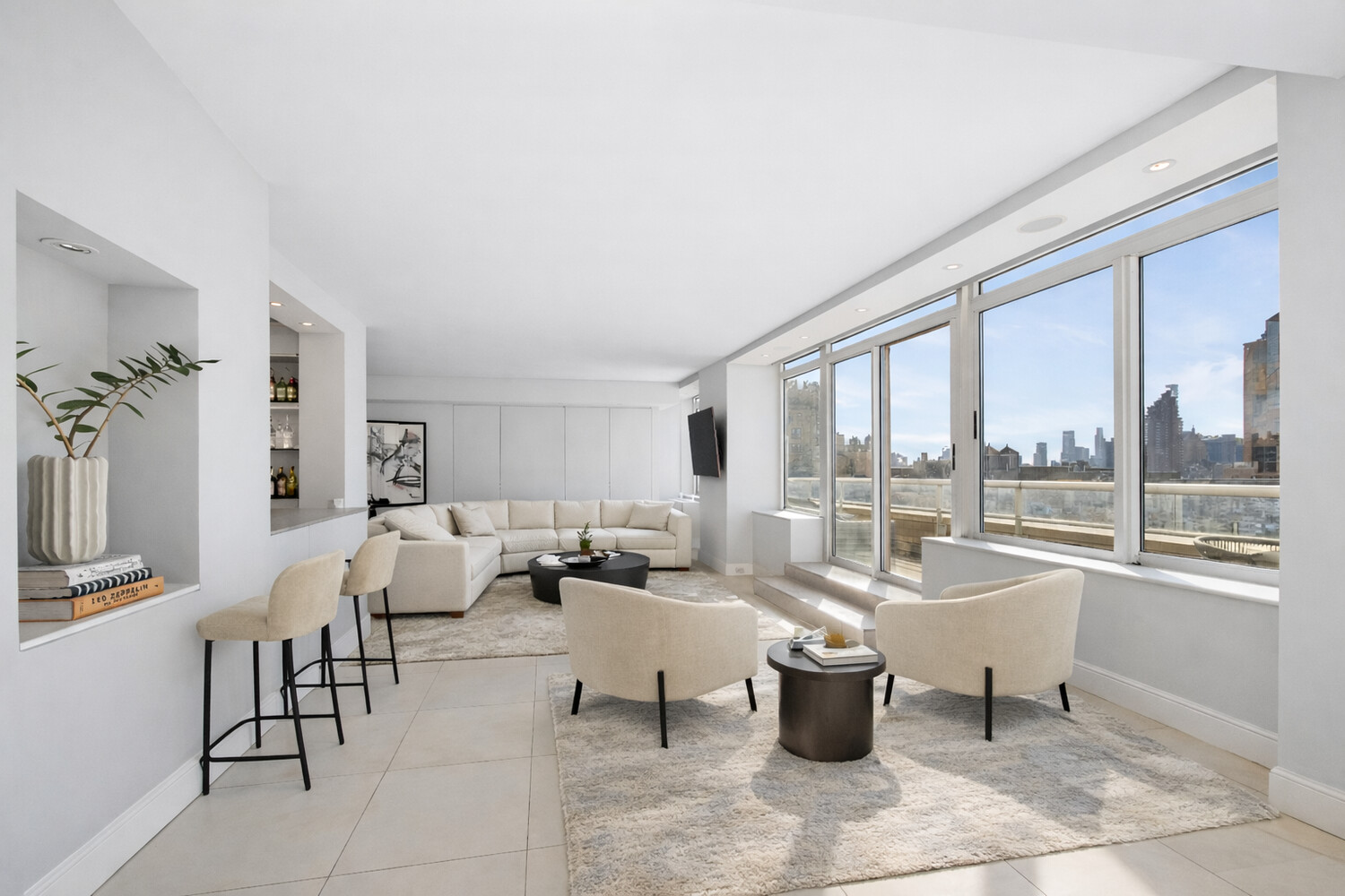 2373 BROADWAY 1706