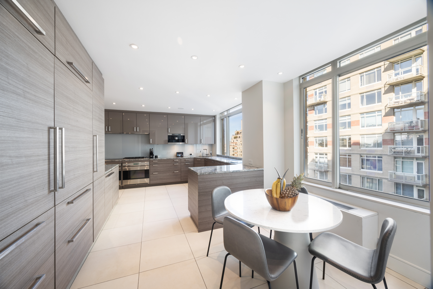 2373 BROADWAY 1706