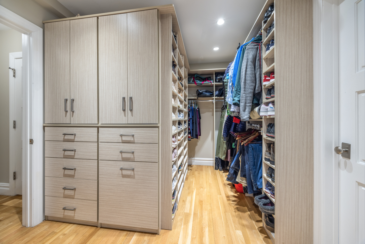 300 RIVERSIDE Drive 3GH