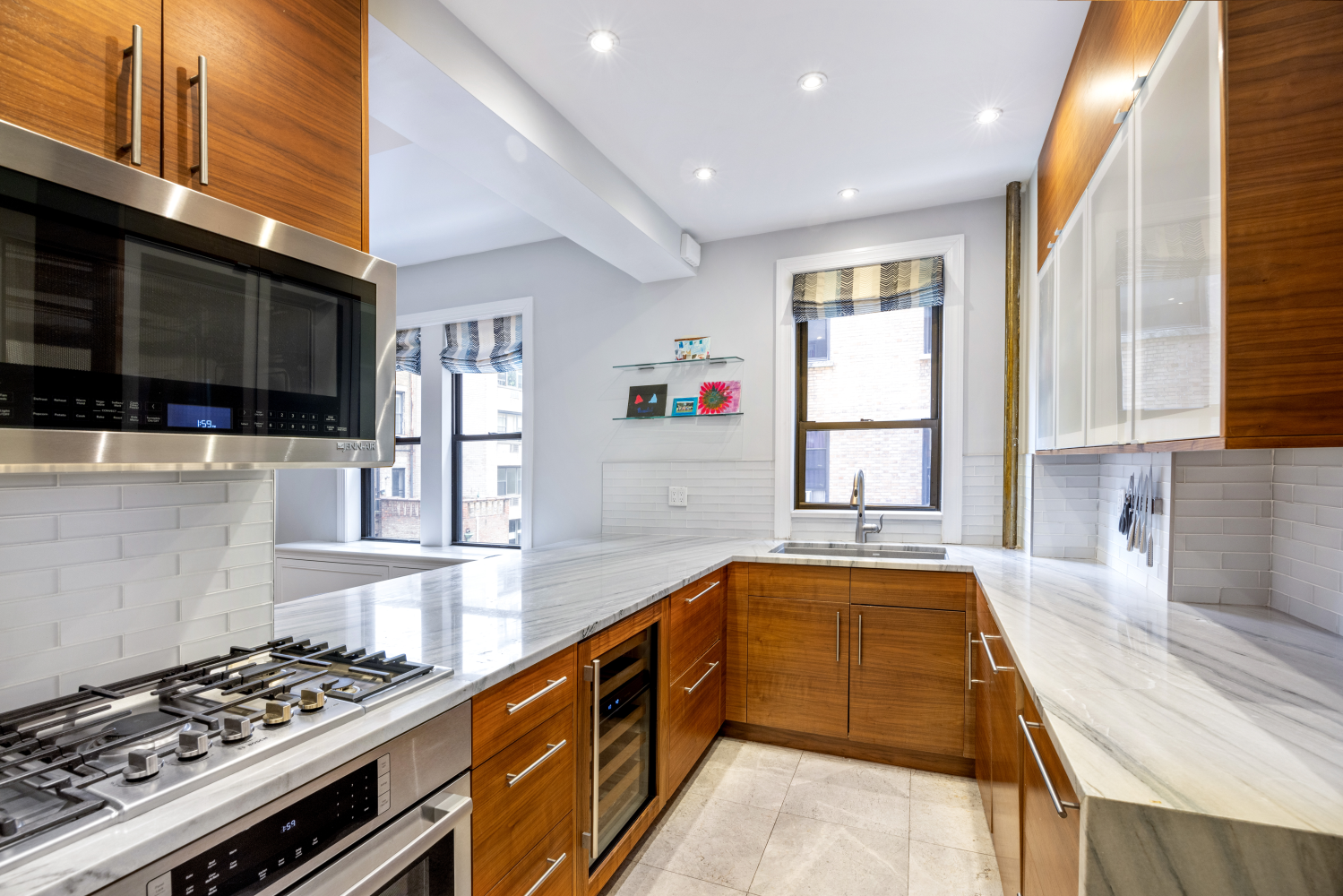 300 RIVERSIDE Drive 3GH