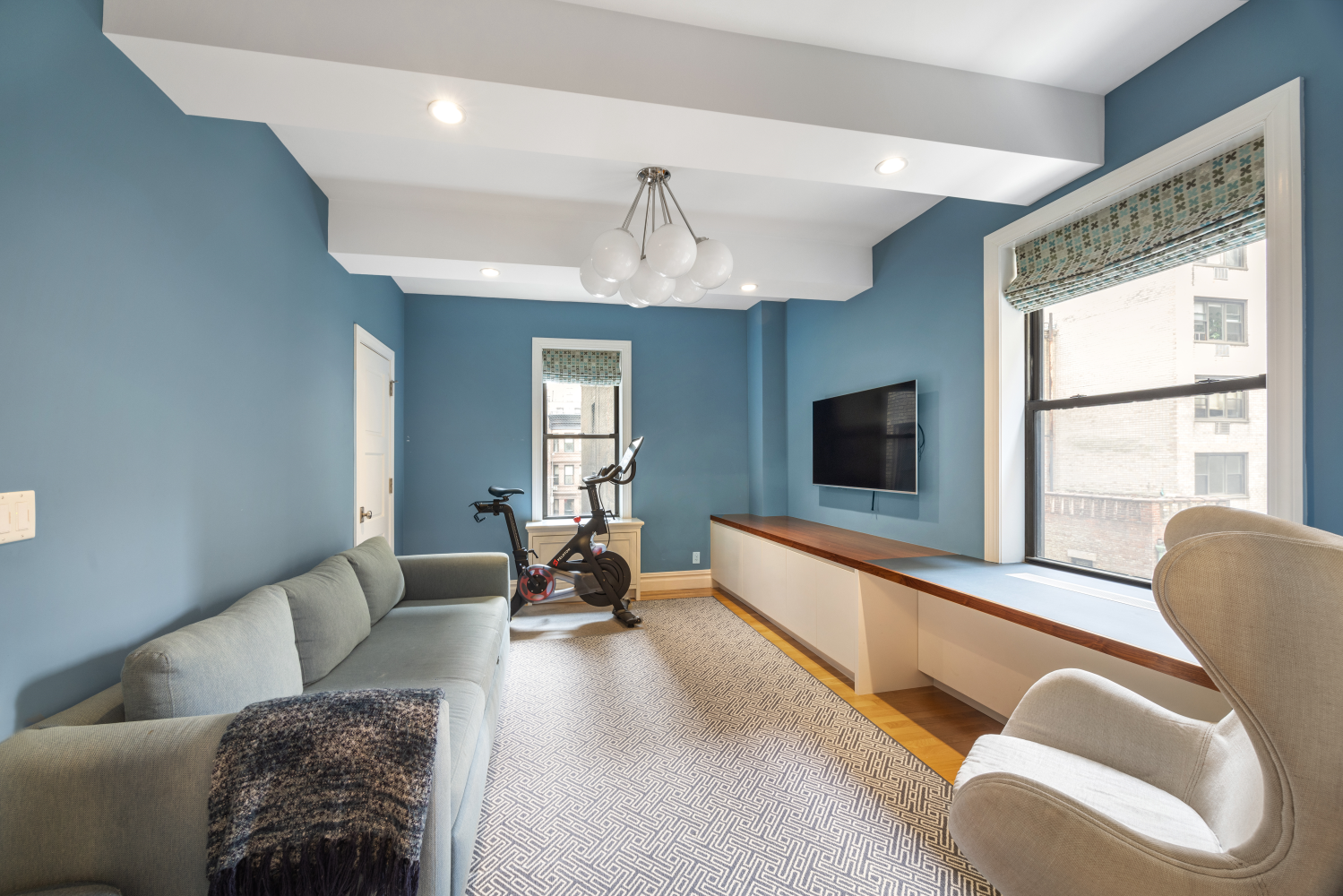 300 RIVERSIDE Drive 3GH