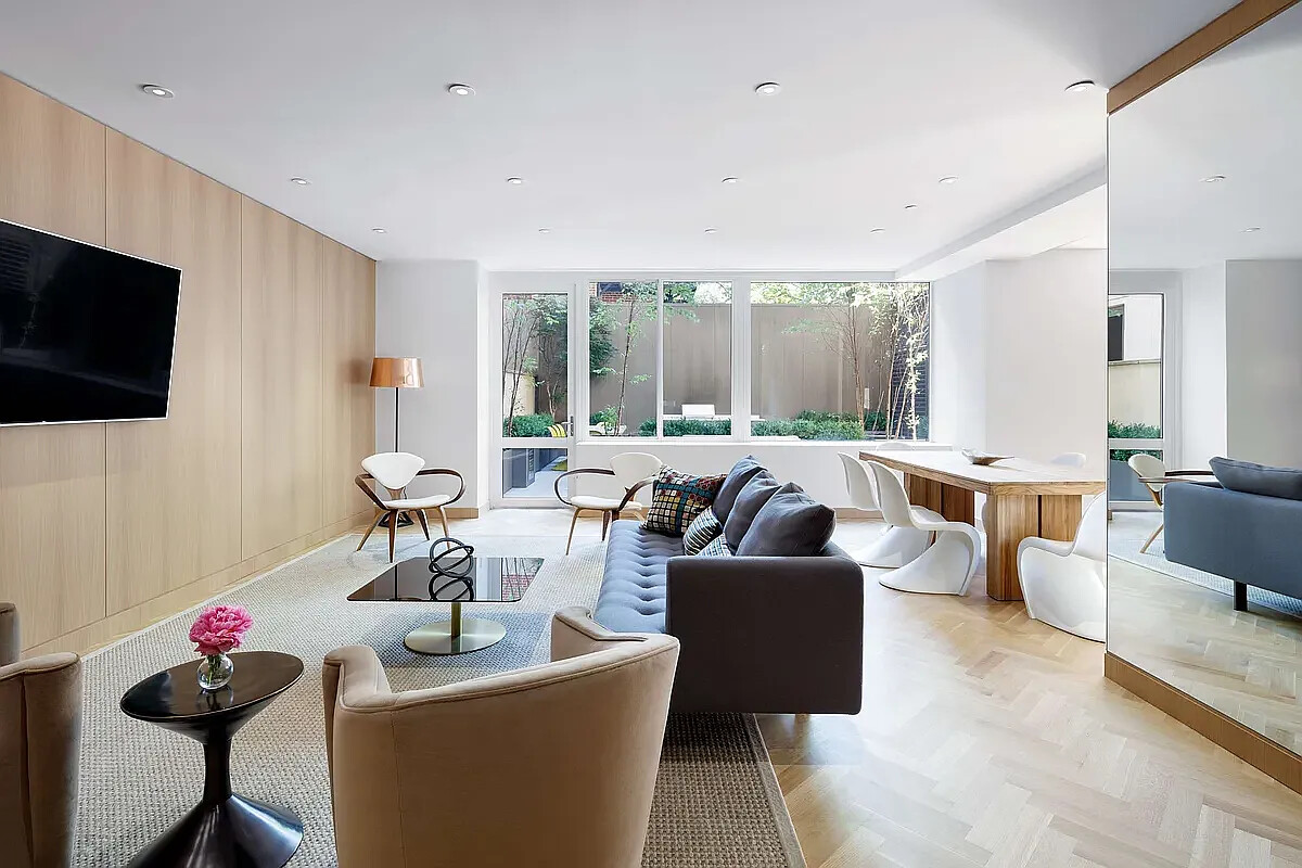 389 E 89TH Street 6G