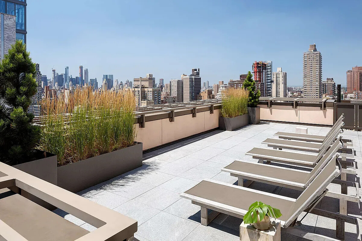 389 E 89TH Street 6G