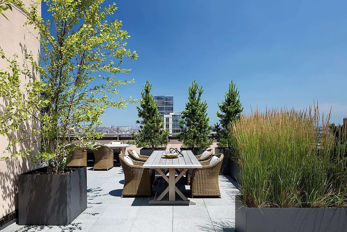 389 E 89TH Street 6G