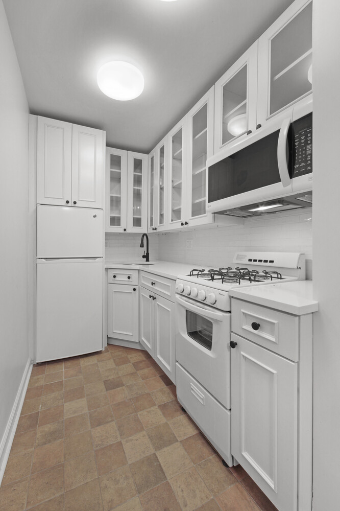 13 W 13TH Street 4AS